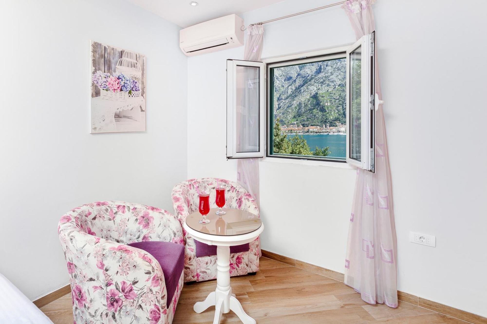 Apartments Doncic Kotor Exterior photo