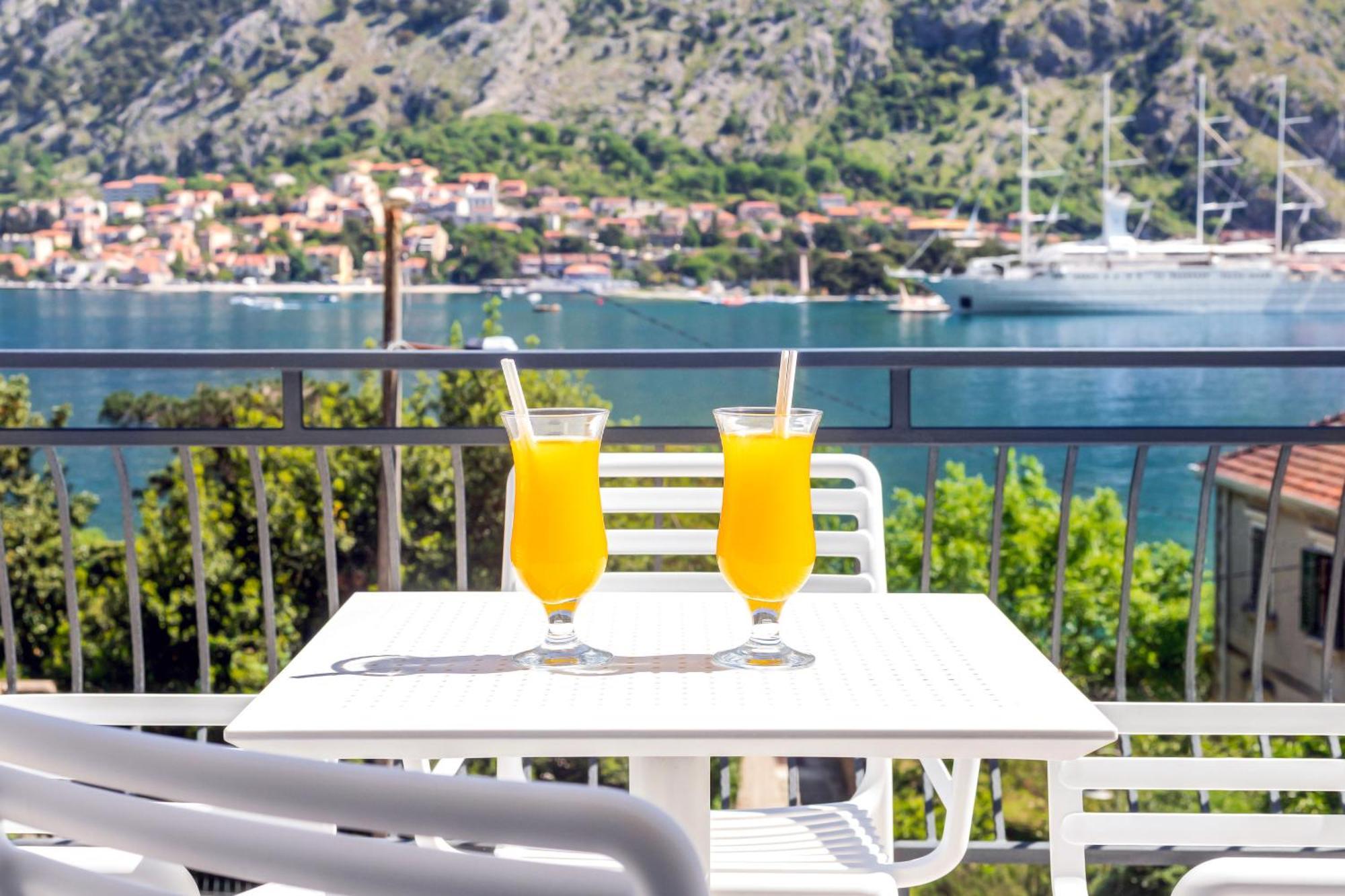 Apartments Doncic Kotor Exterior photo